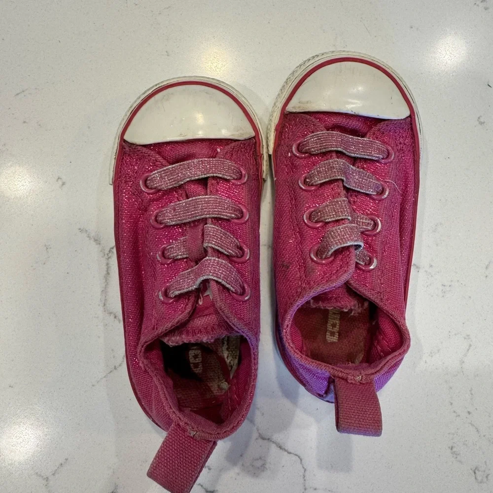 PINK CONVERSE ALL STAR TODDLER SIZE 5